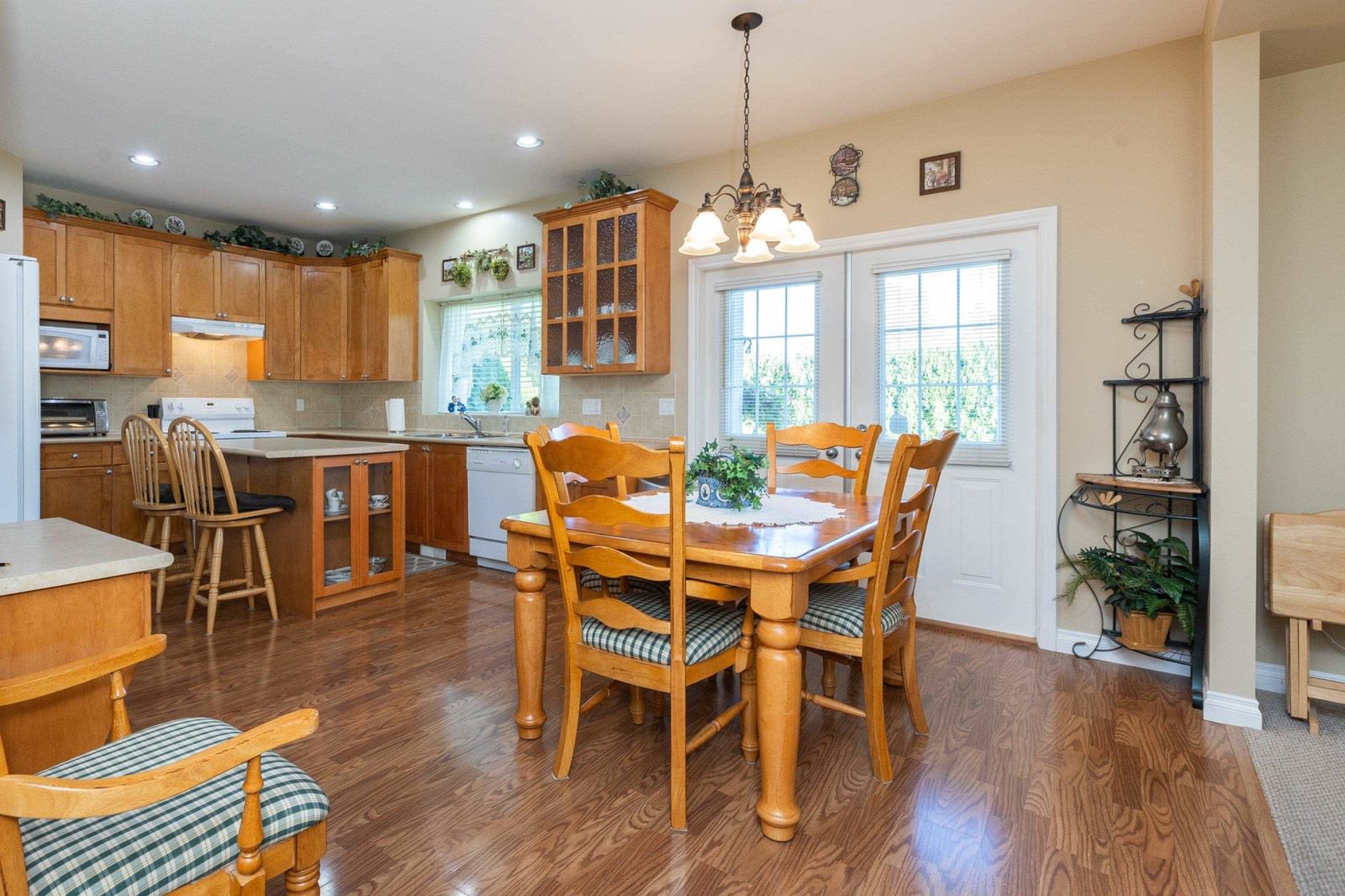 Listing Image 10
