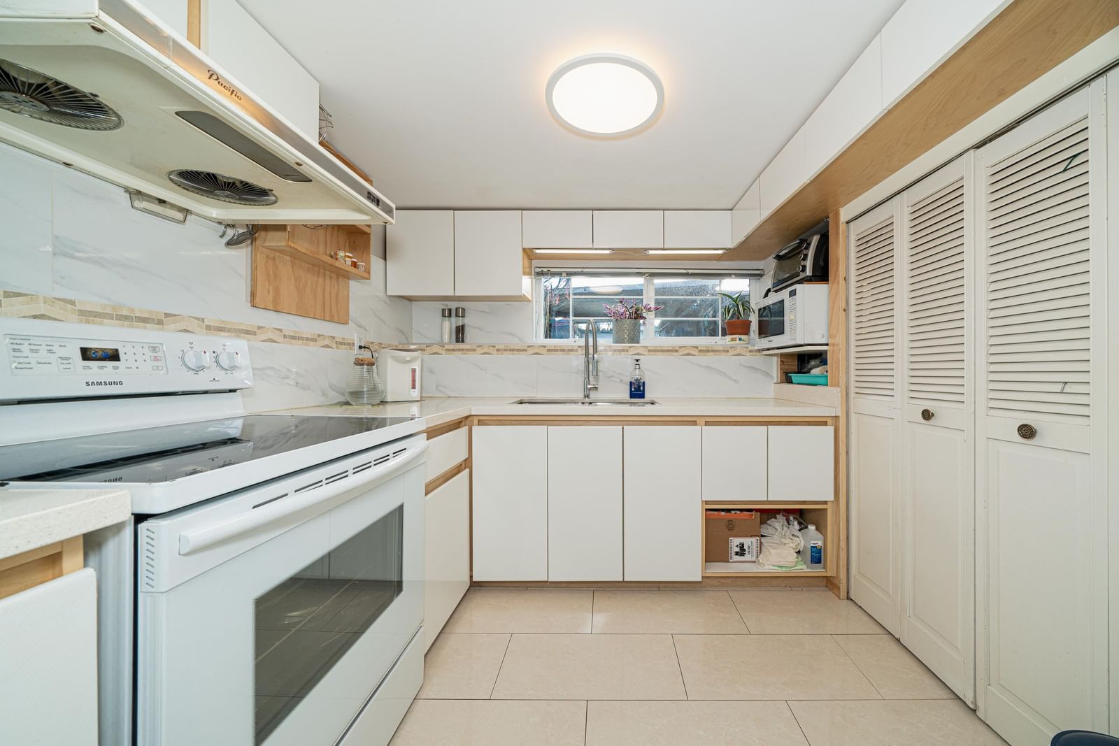 Listing Image 17