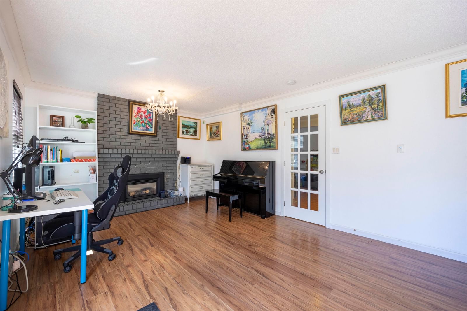 Listing Image 12