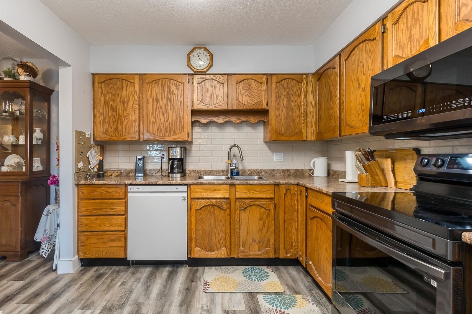 Listing Image 13