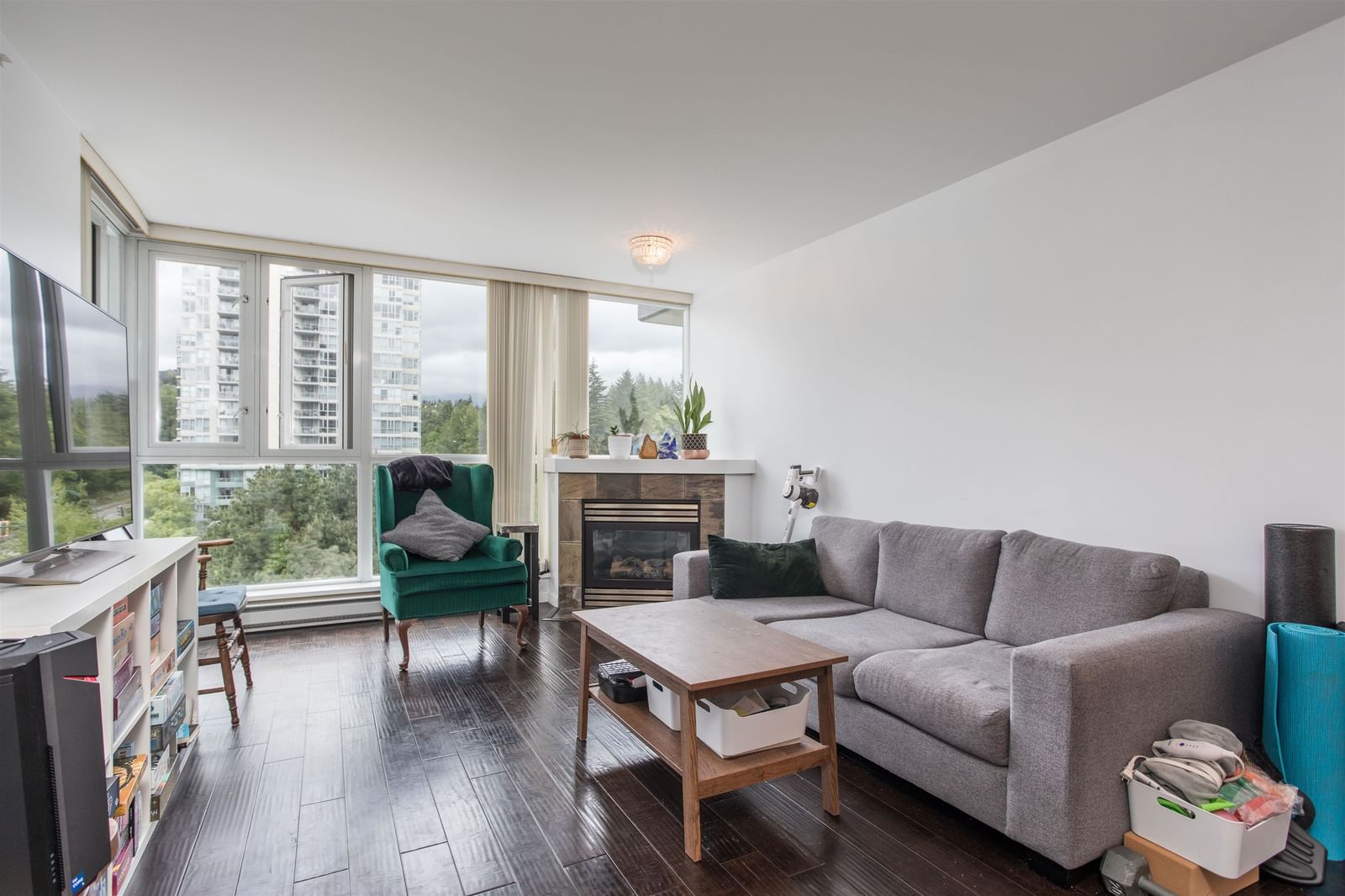 Listing Image 5
