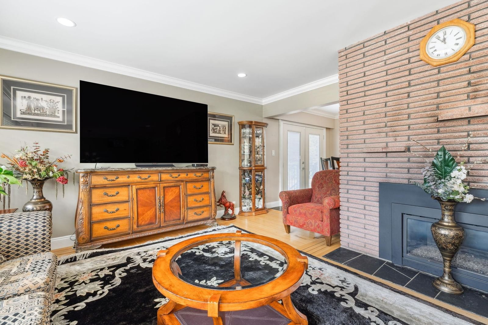 Listing Image 9