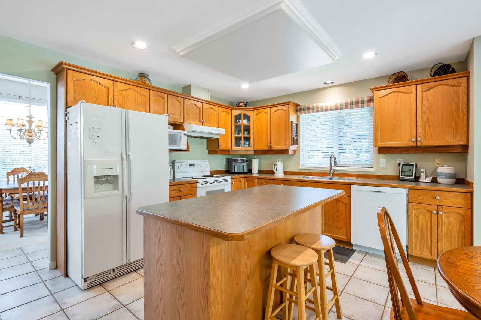 Listing Image 12