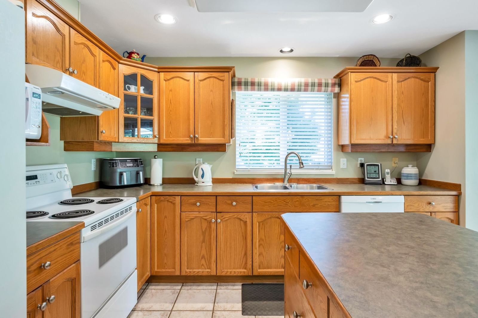 Listing Image 13