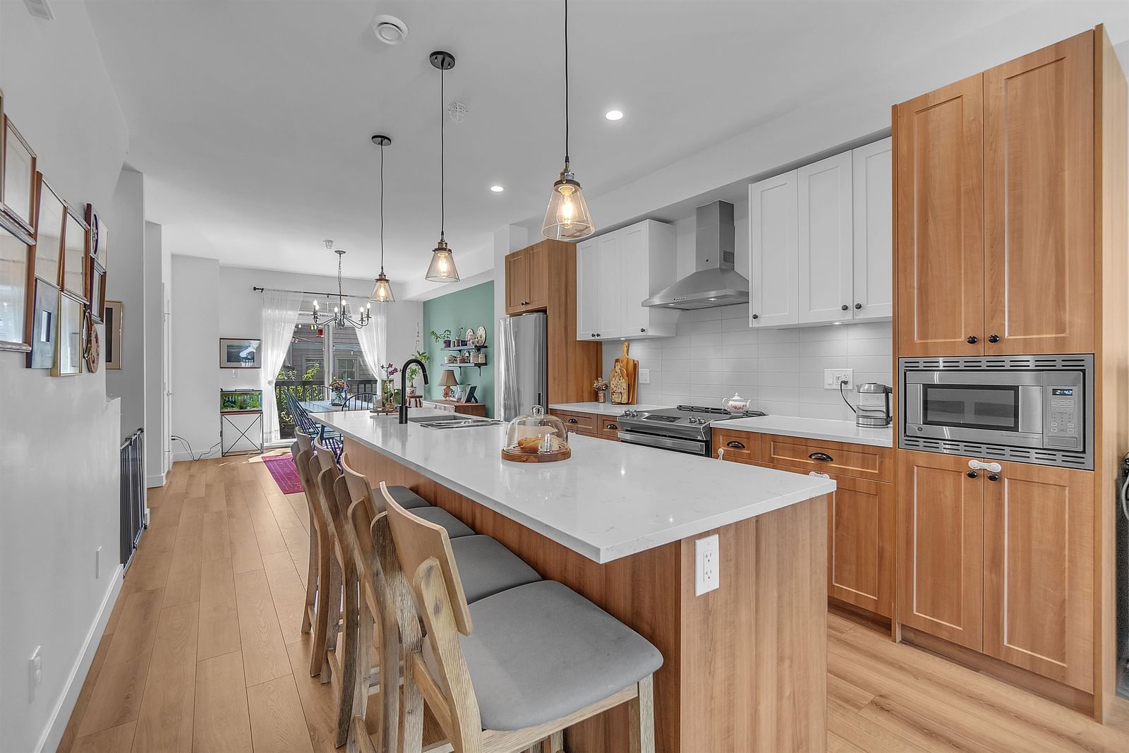Listing Image 12