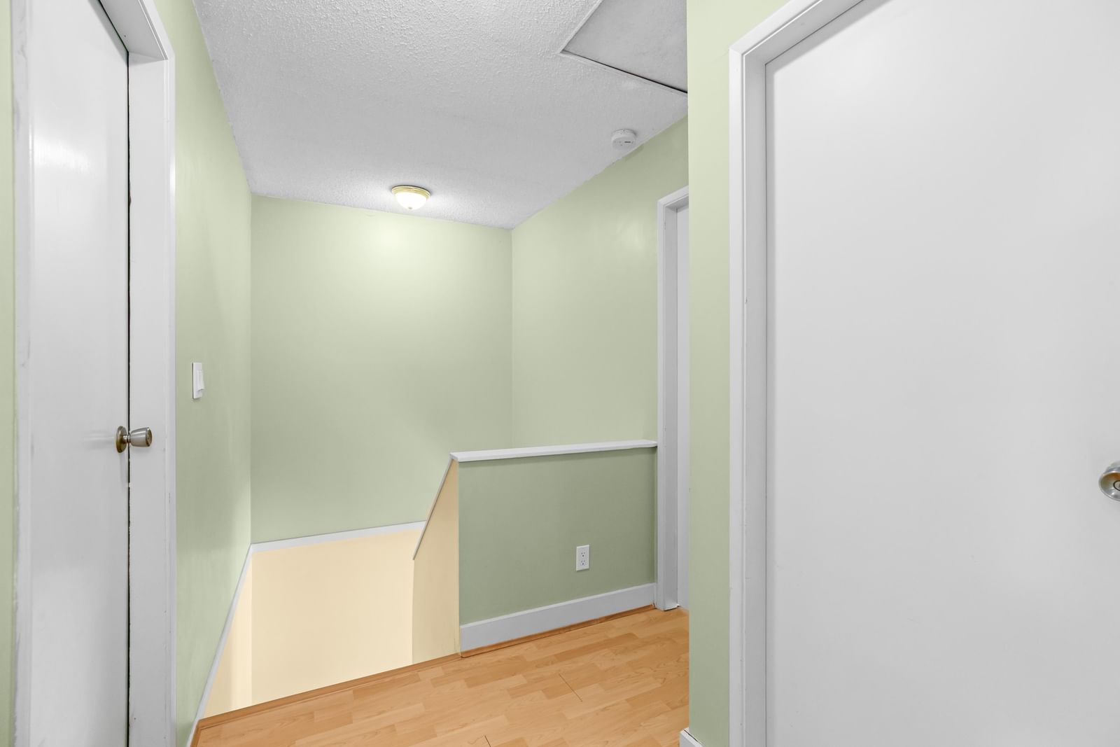 Listing Image 24