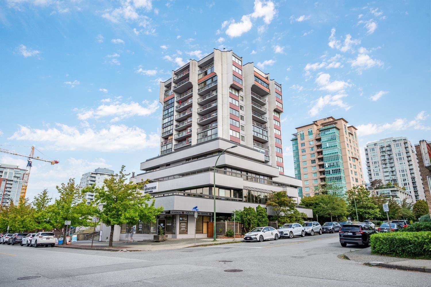 Listing Image 6