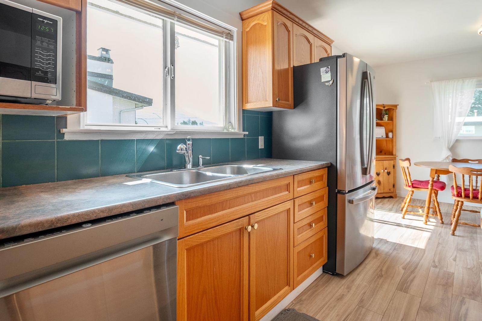 Listing Image 11