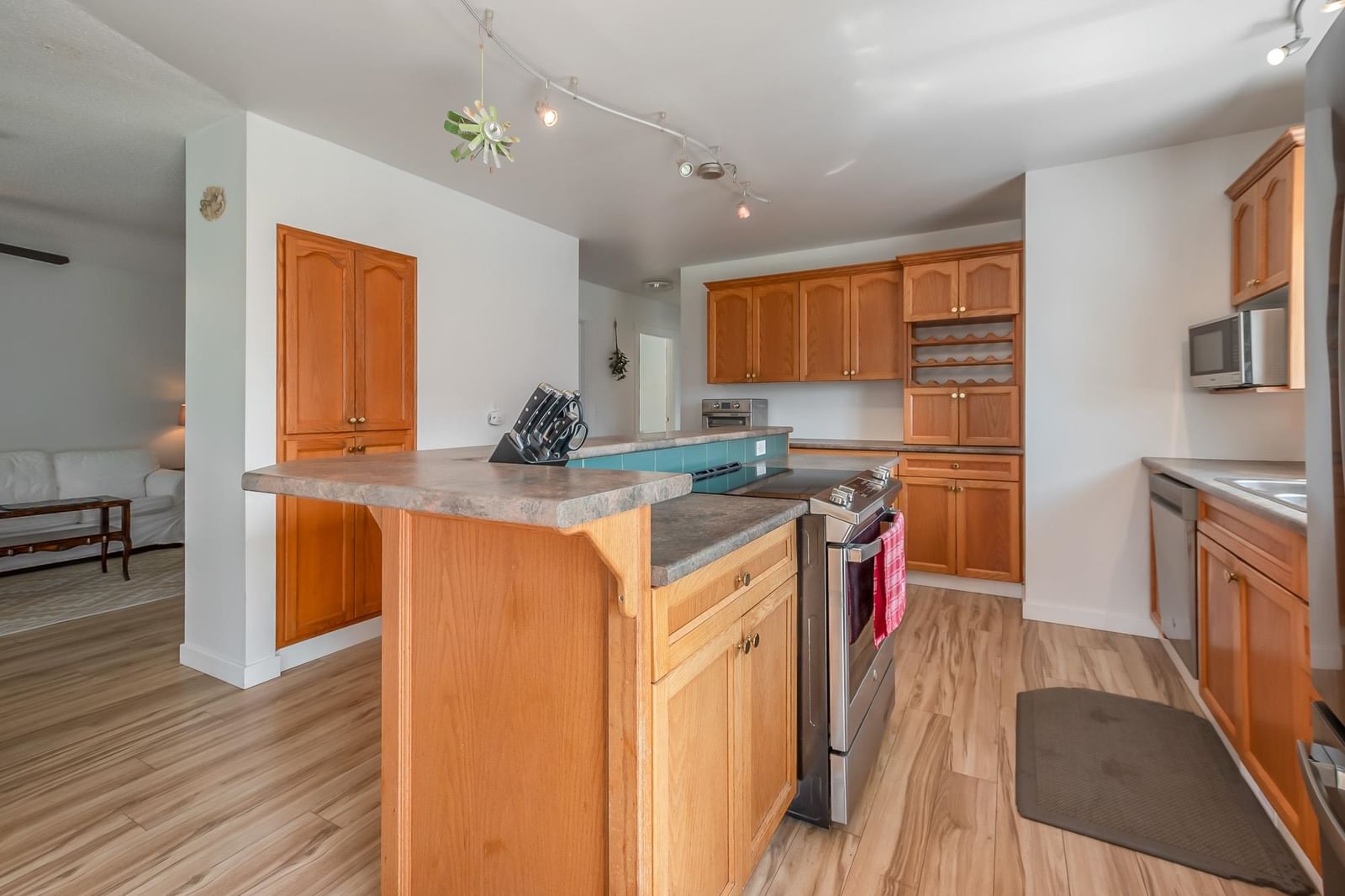 Listing Image 8