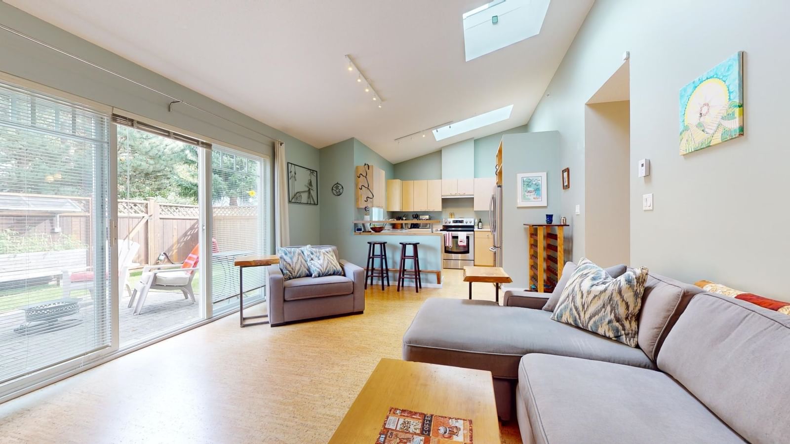 Listing Image 10