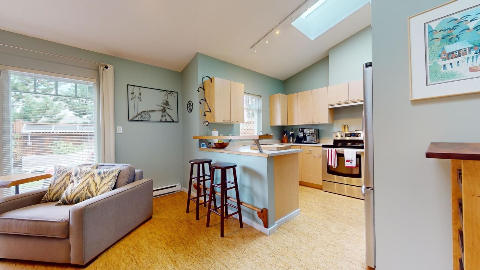 Listing Image 12