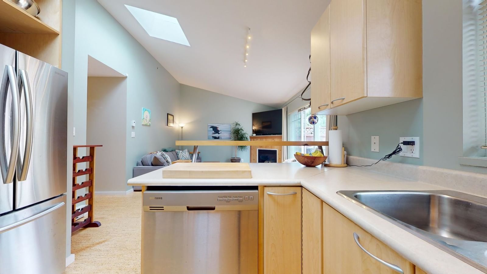 Listing Image 15
