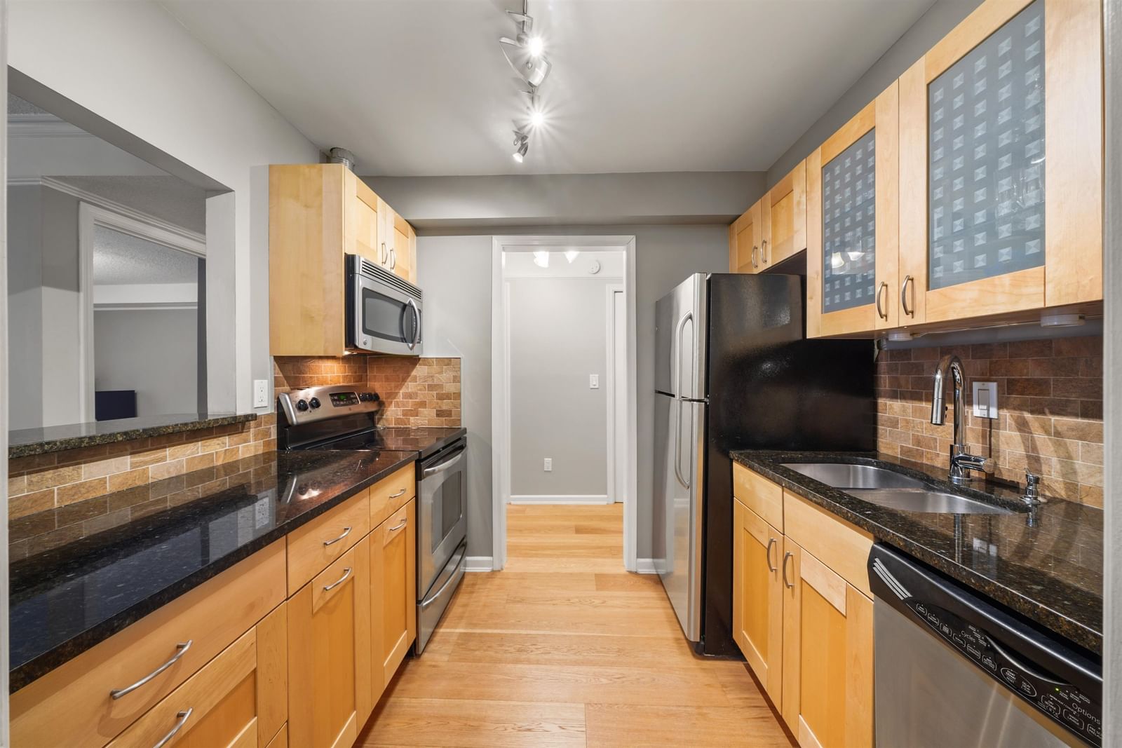 Listing Image 15