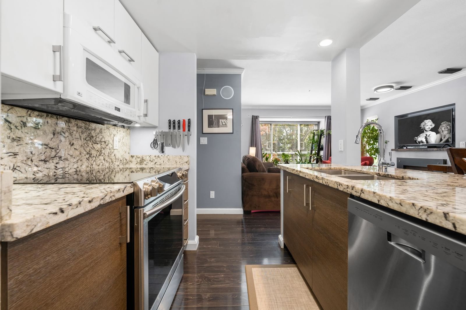 Listing Image 19