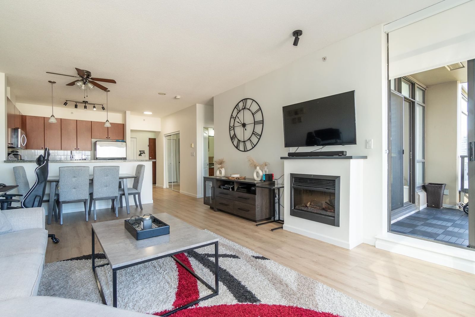 Listing Image 12