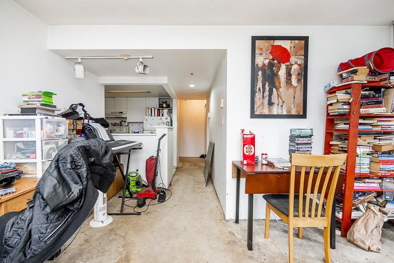 Listing Image 8