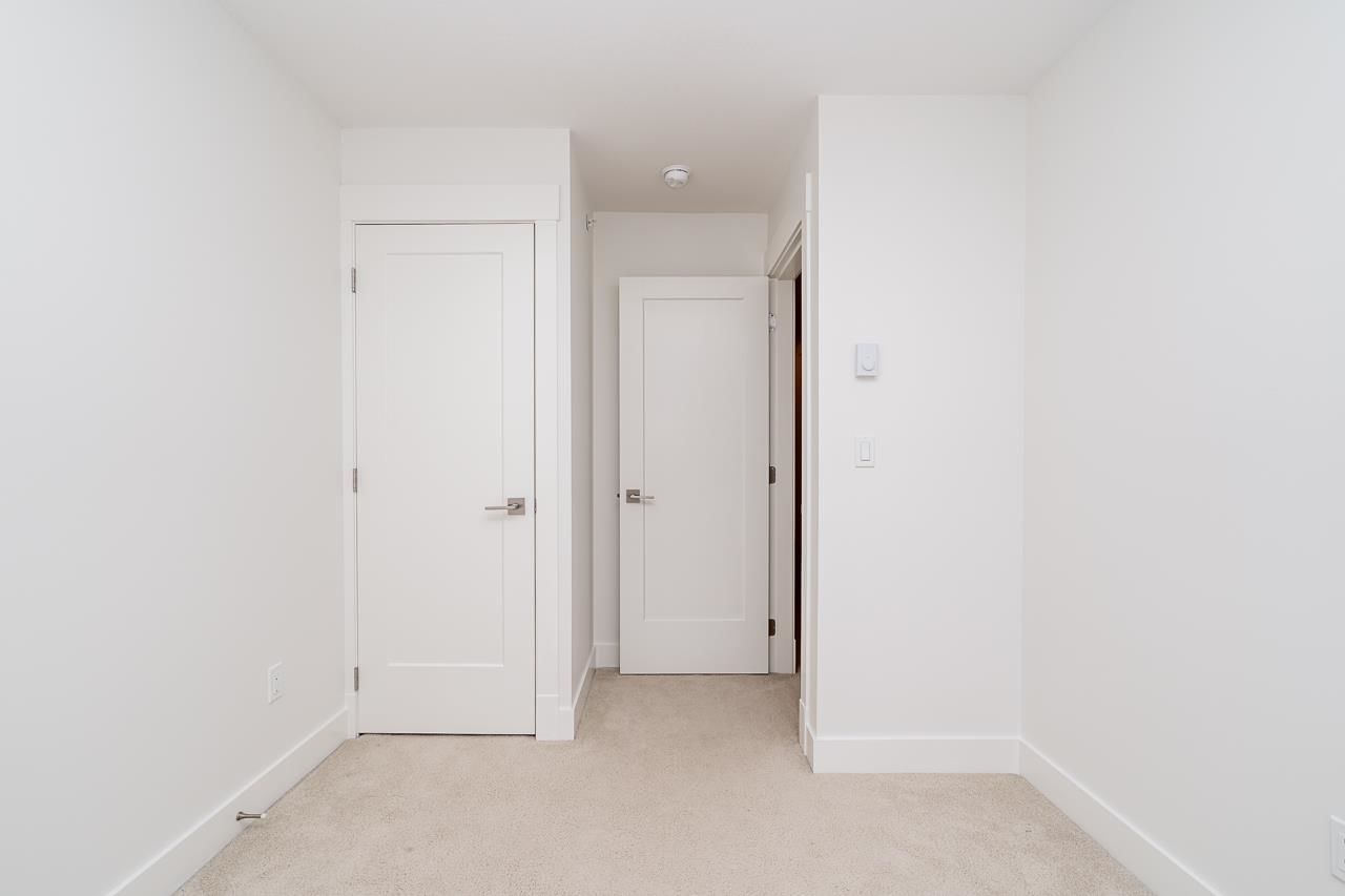 Listing Image 24