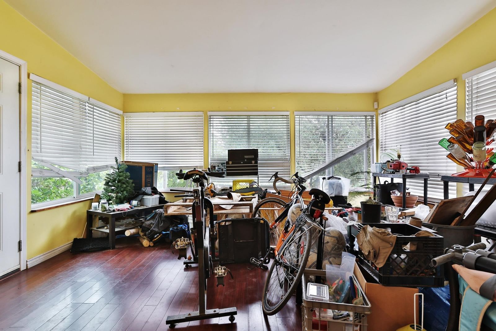 Listing Image 16