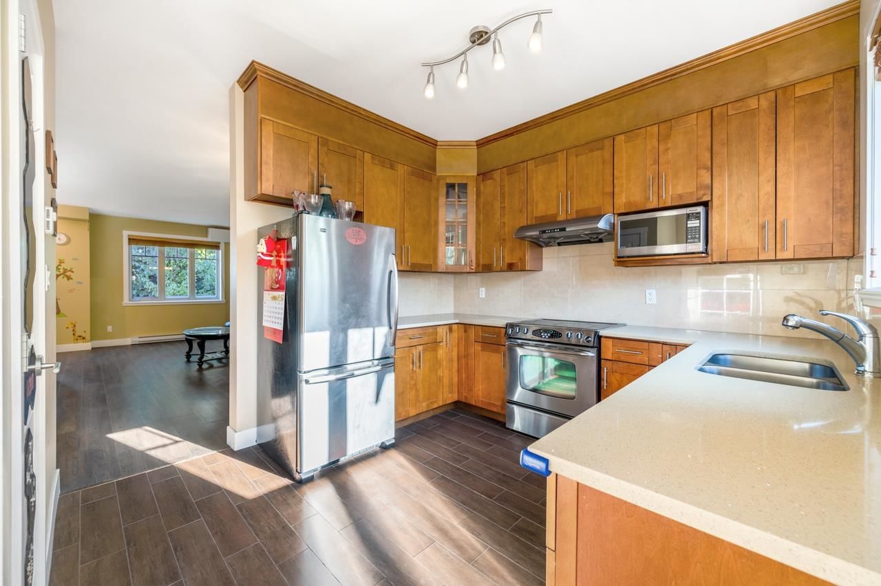 Listing Image 11