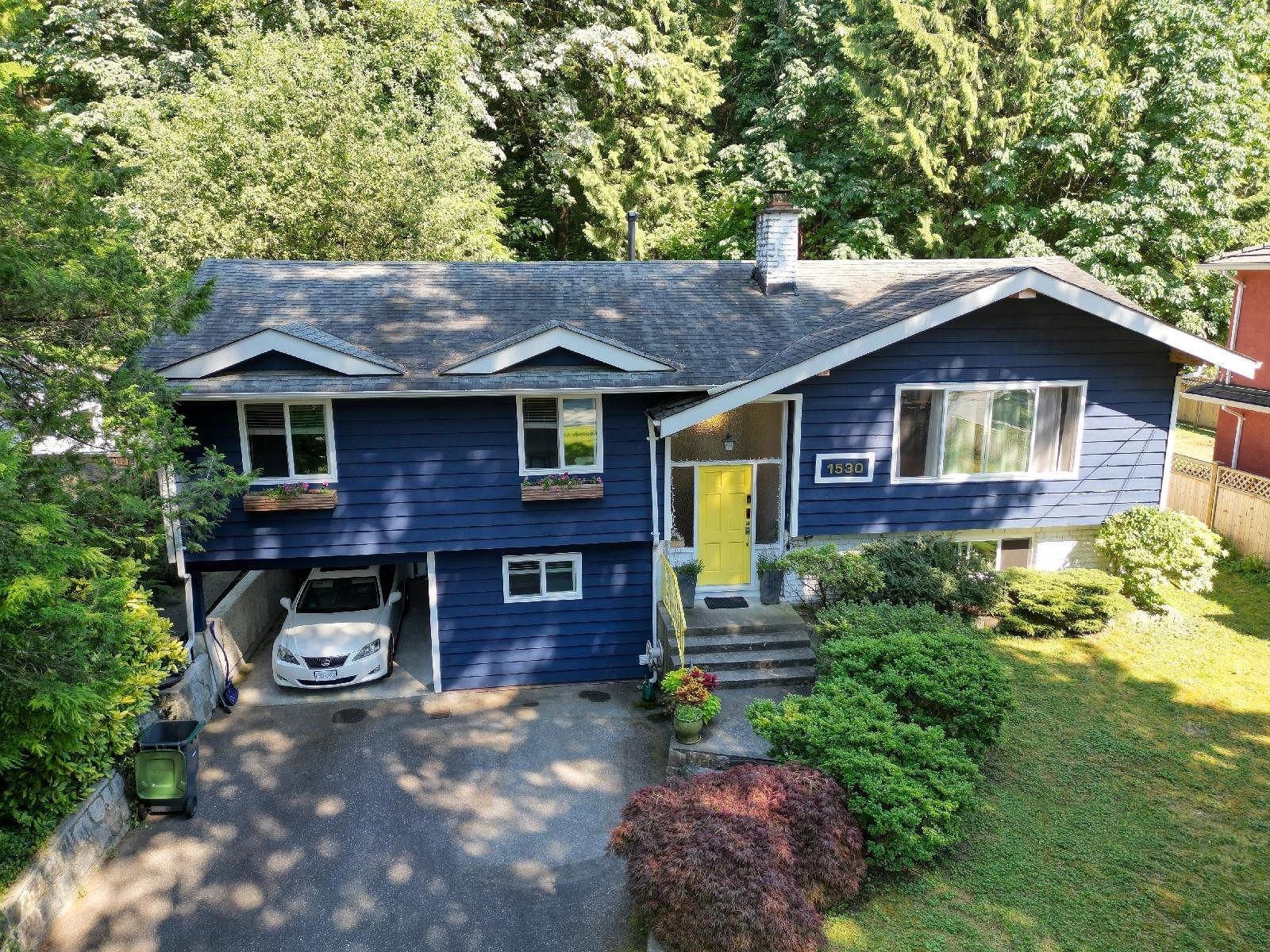 Listing Image 3