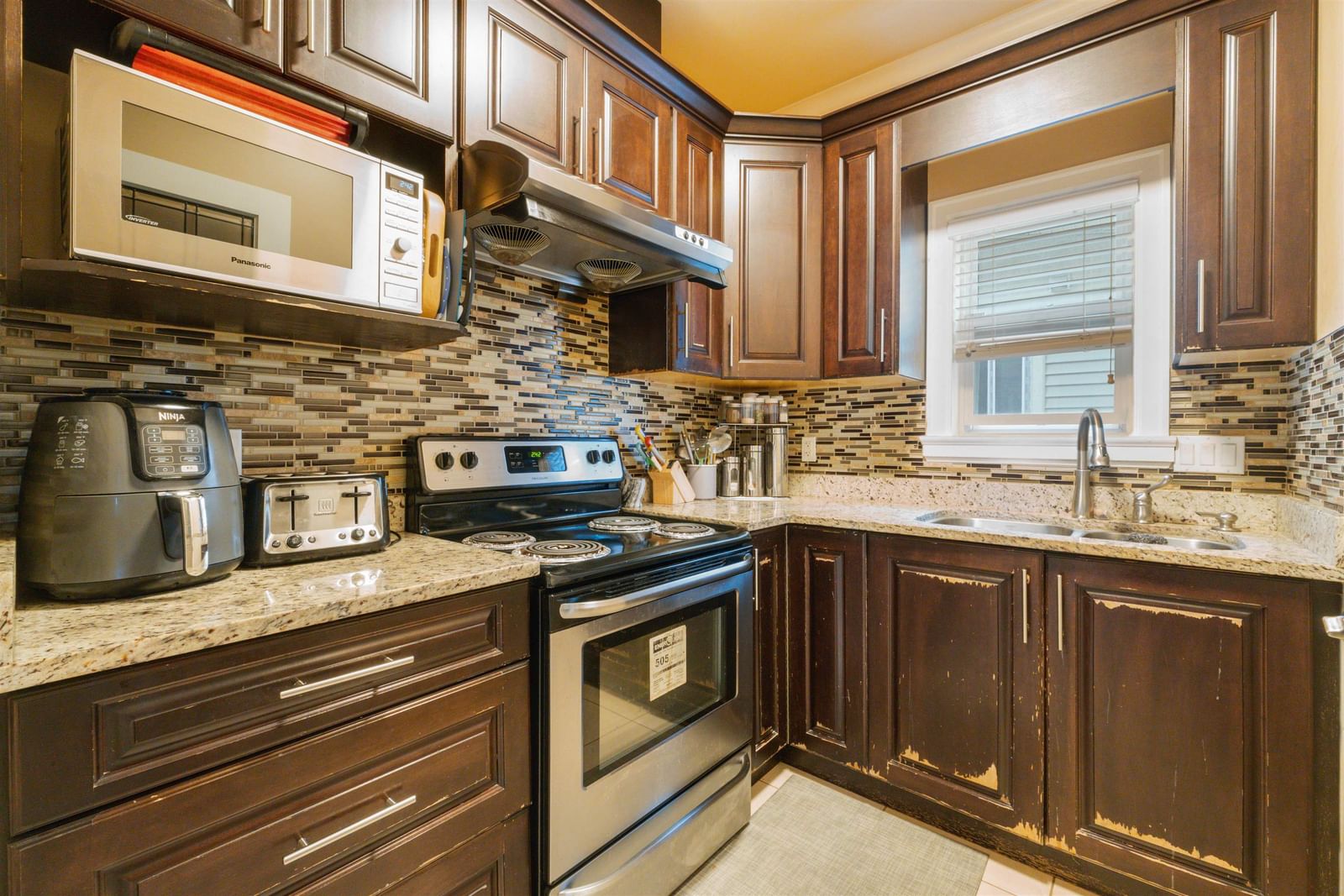 Listing Image 12