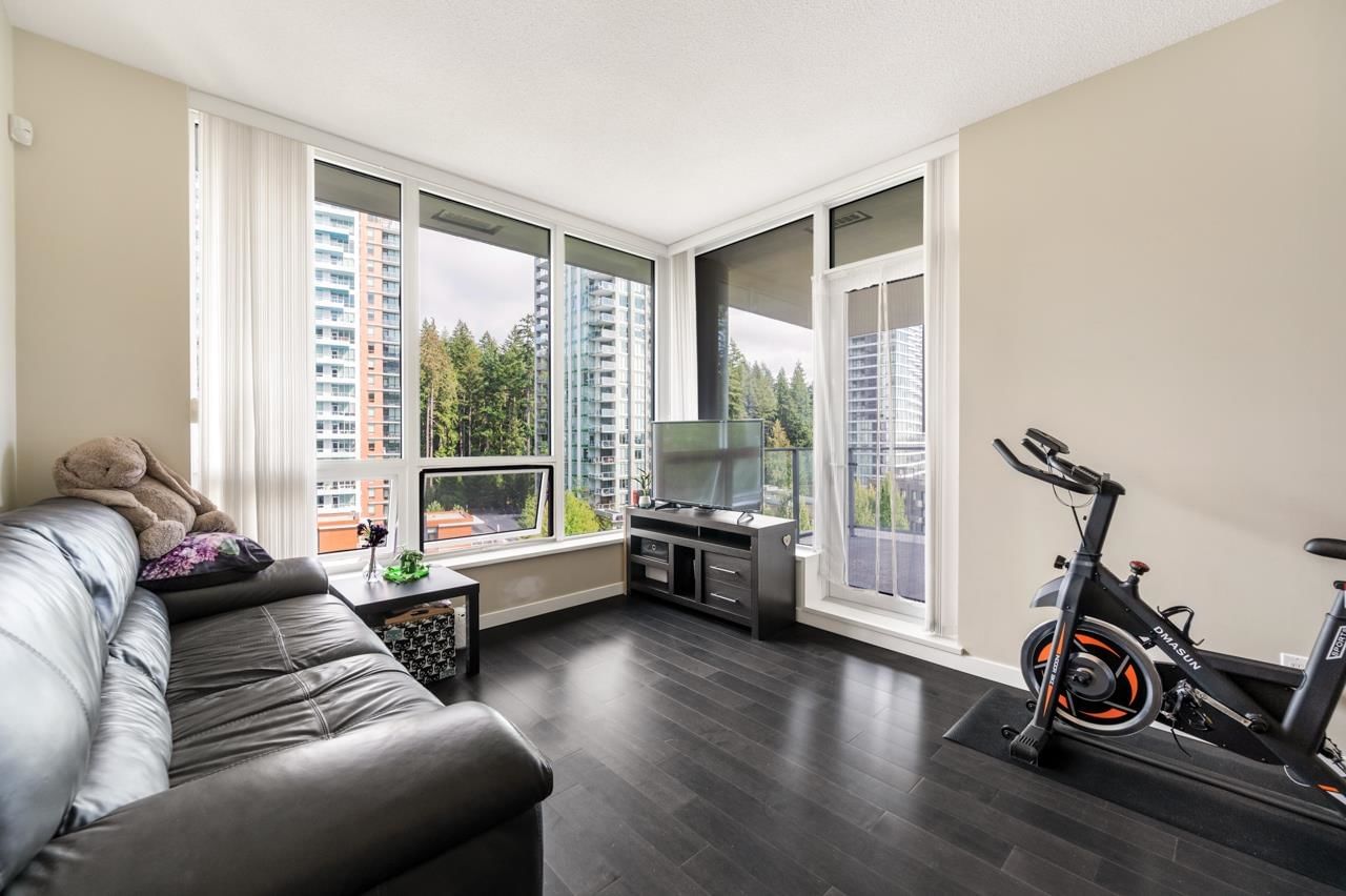 Listing Image 10