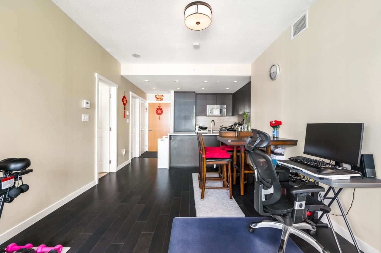 Listing Image 8