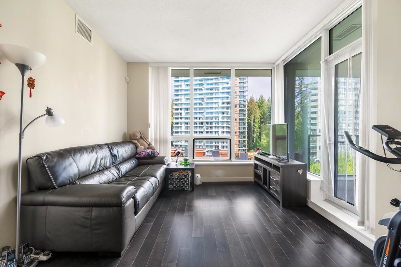 Listing Image 9