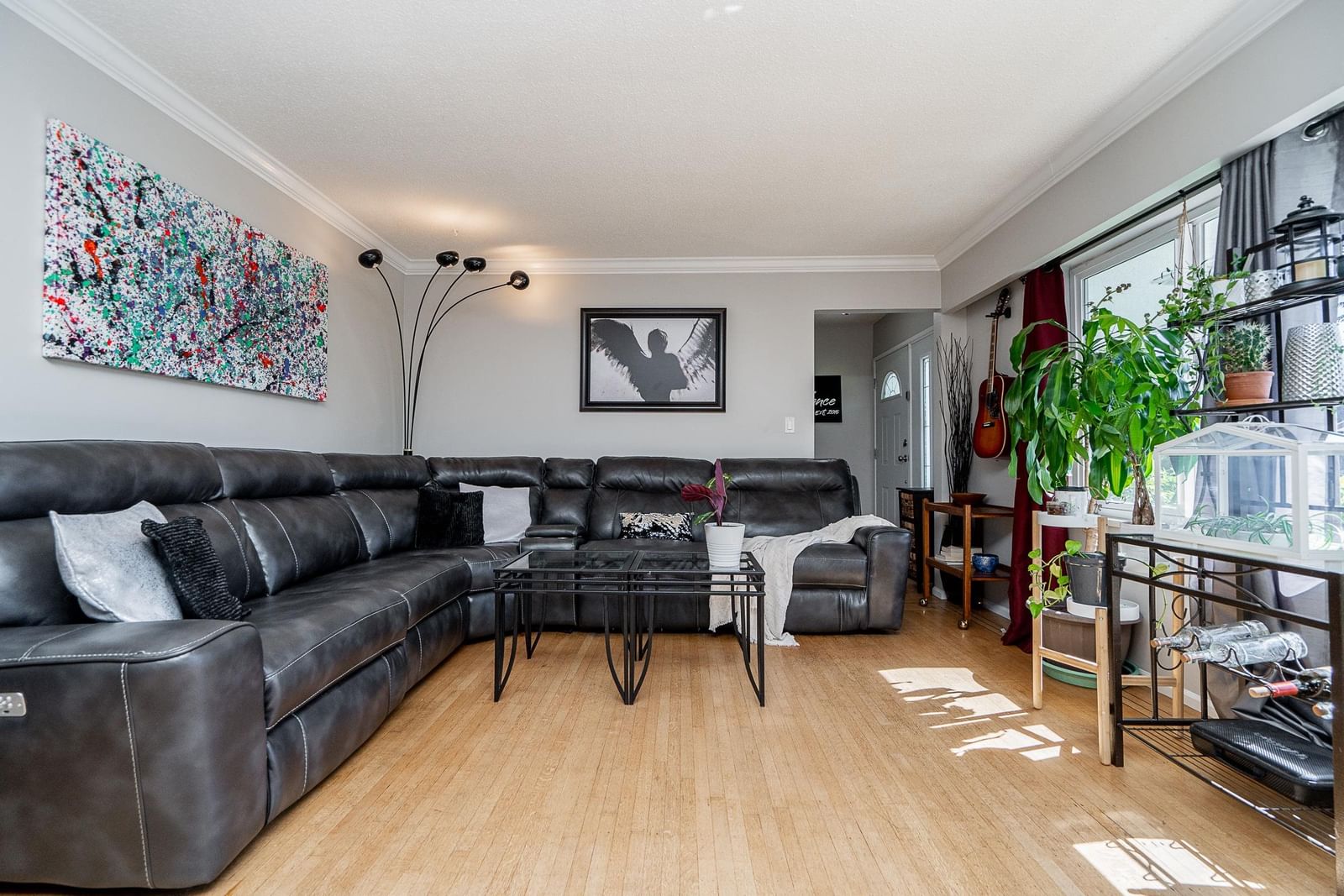 Listing Image 5
