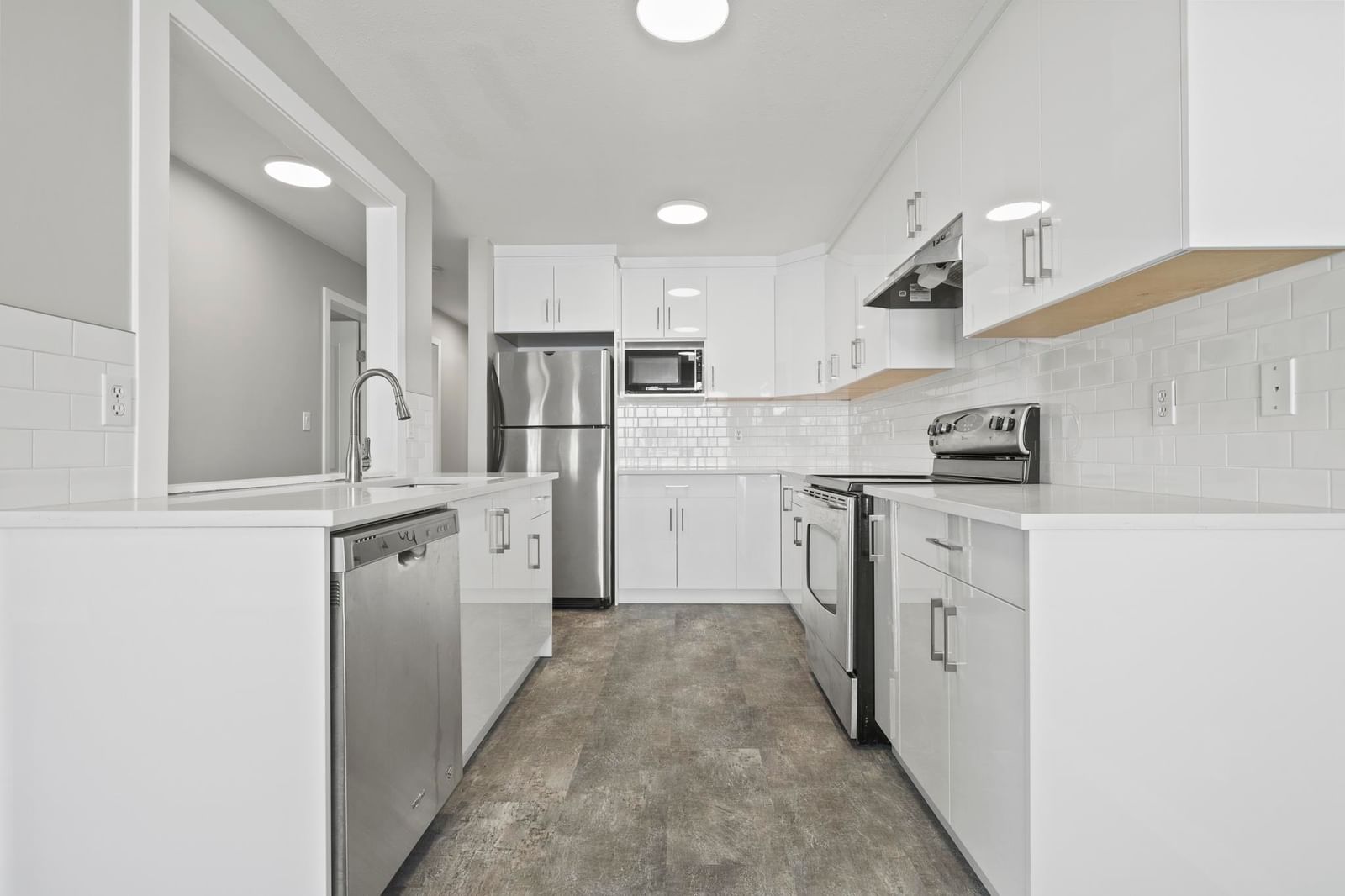 Listing Image 13