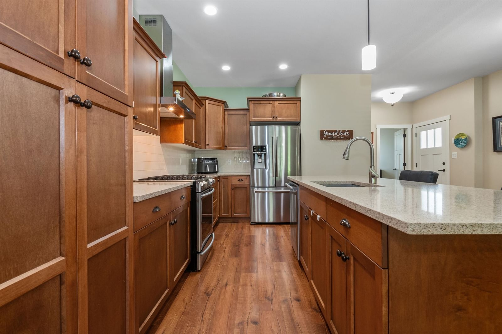 Listing Image 18