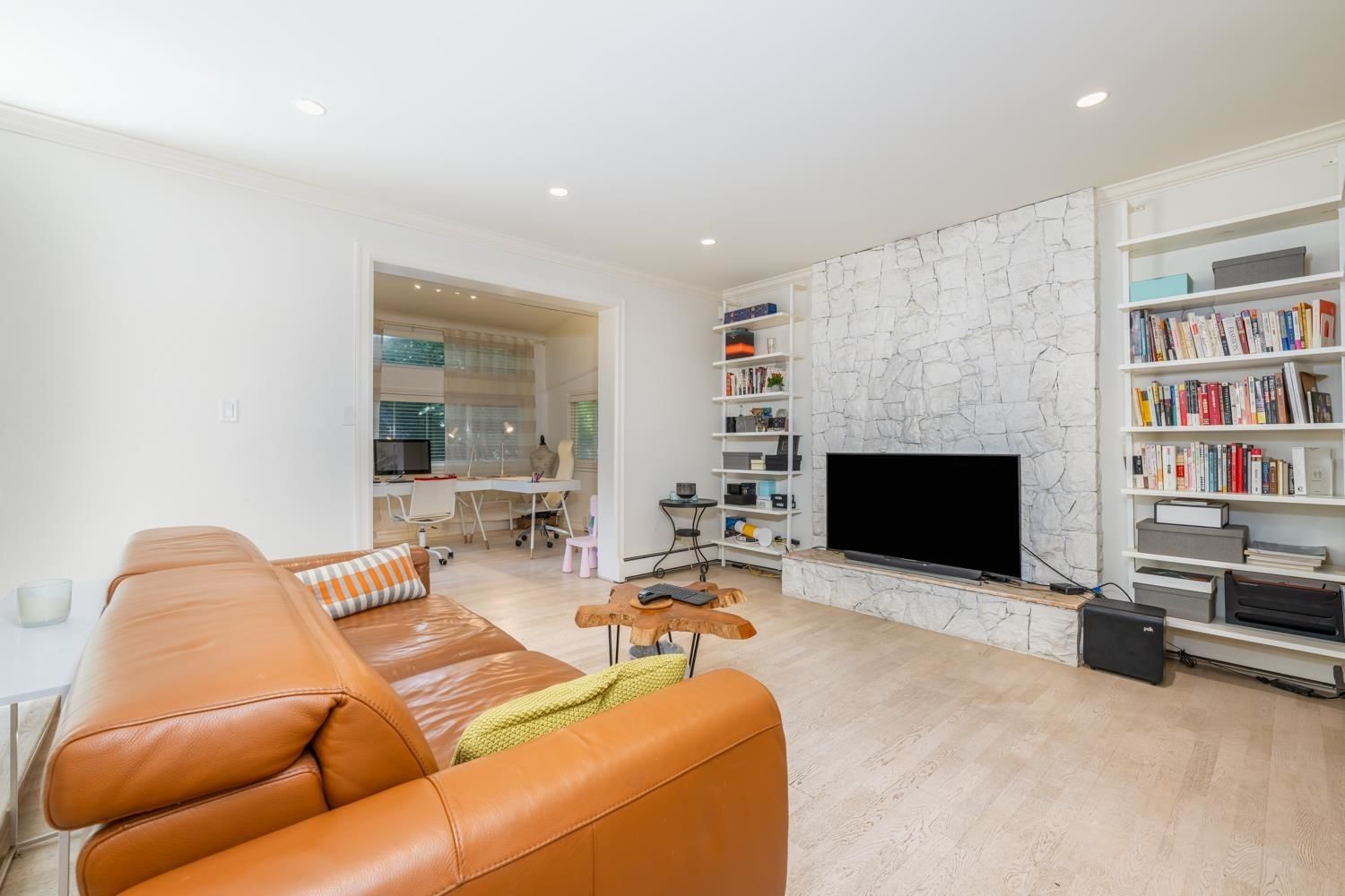 Listing Image 17
