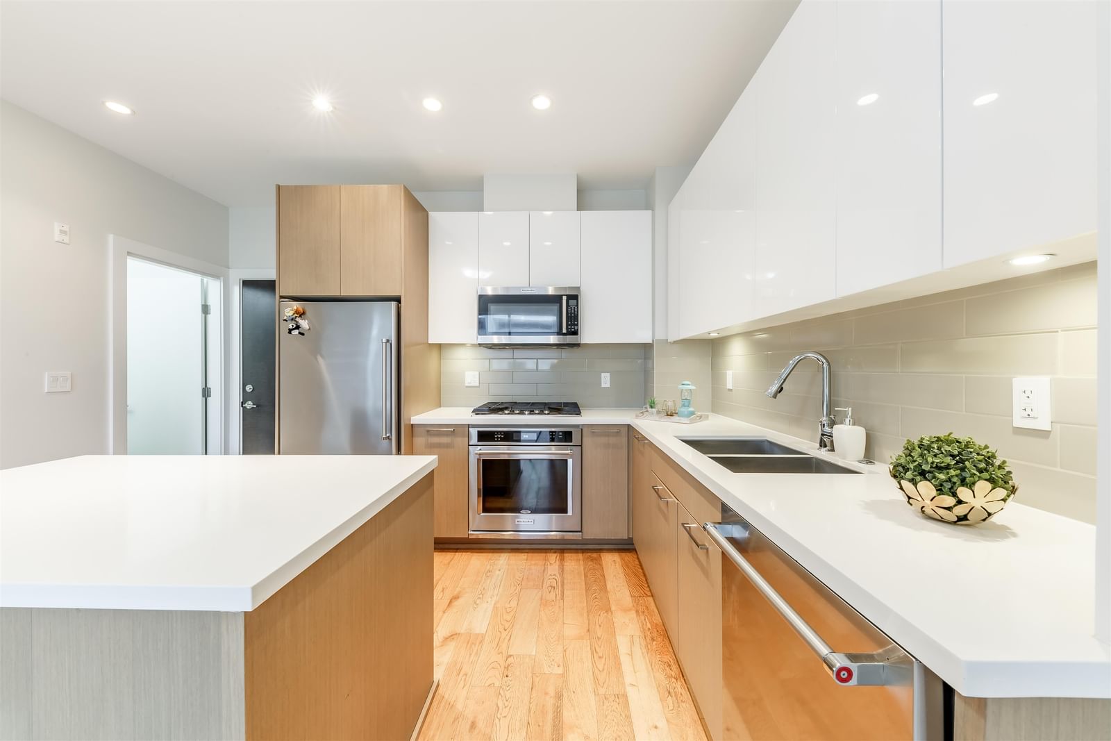 Listing Image 9