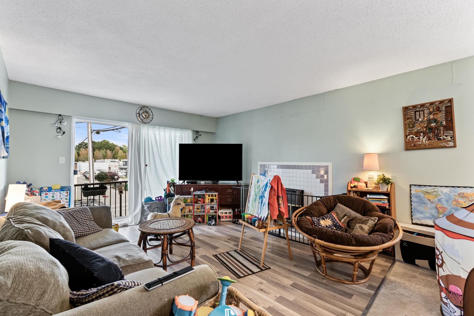 Listing Image 6