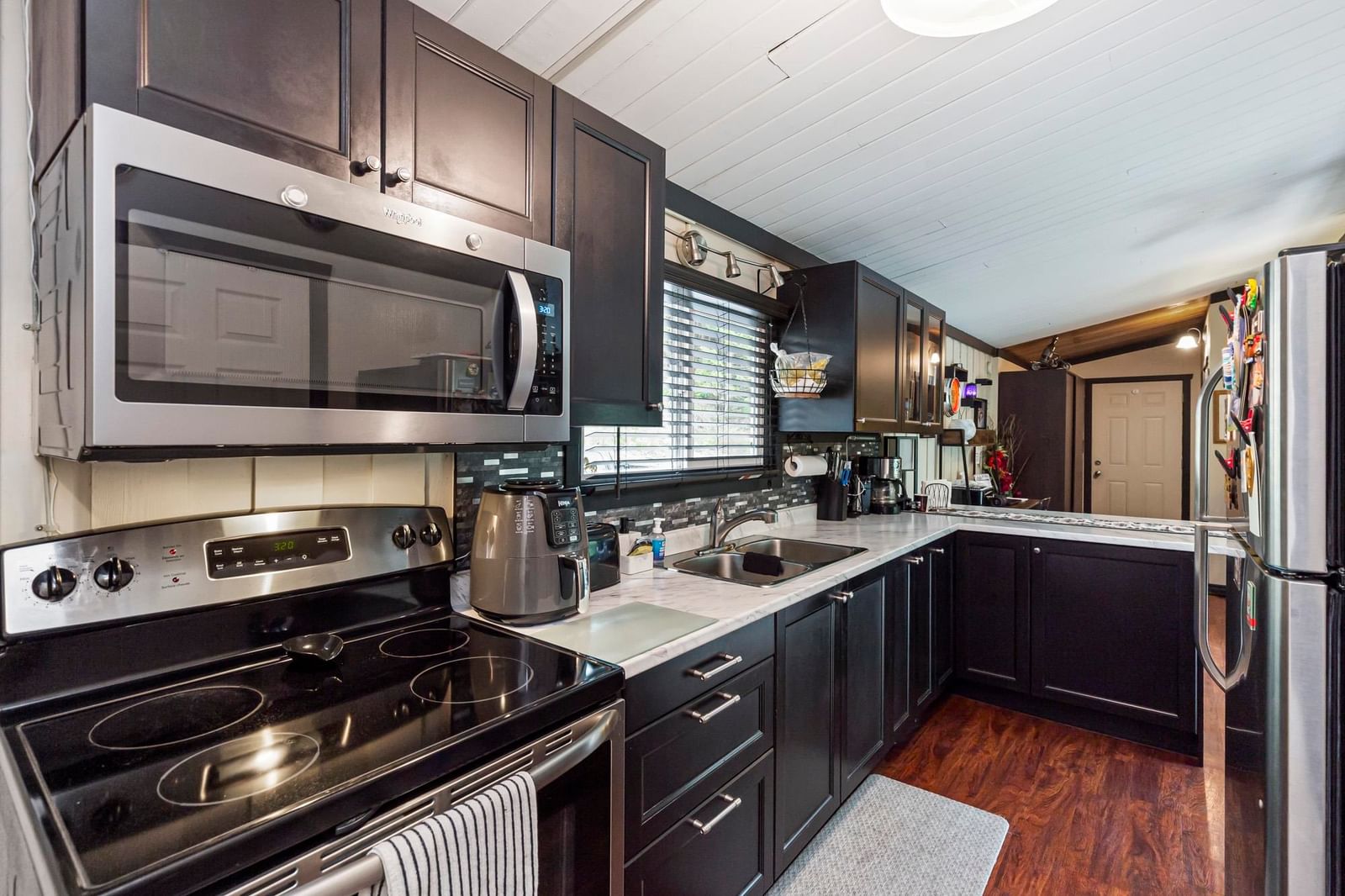 Listing Image 13