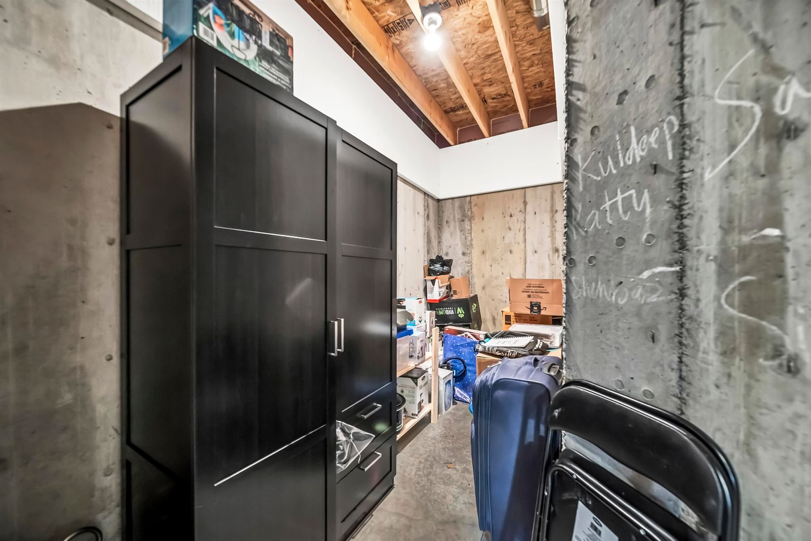 Listing Image 22