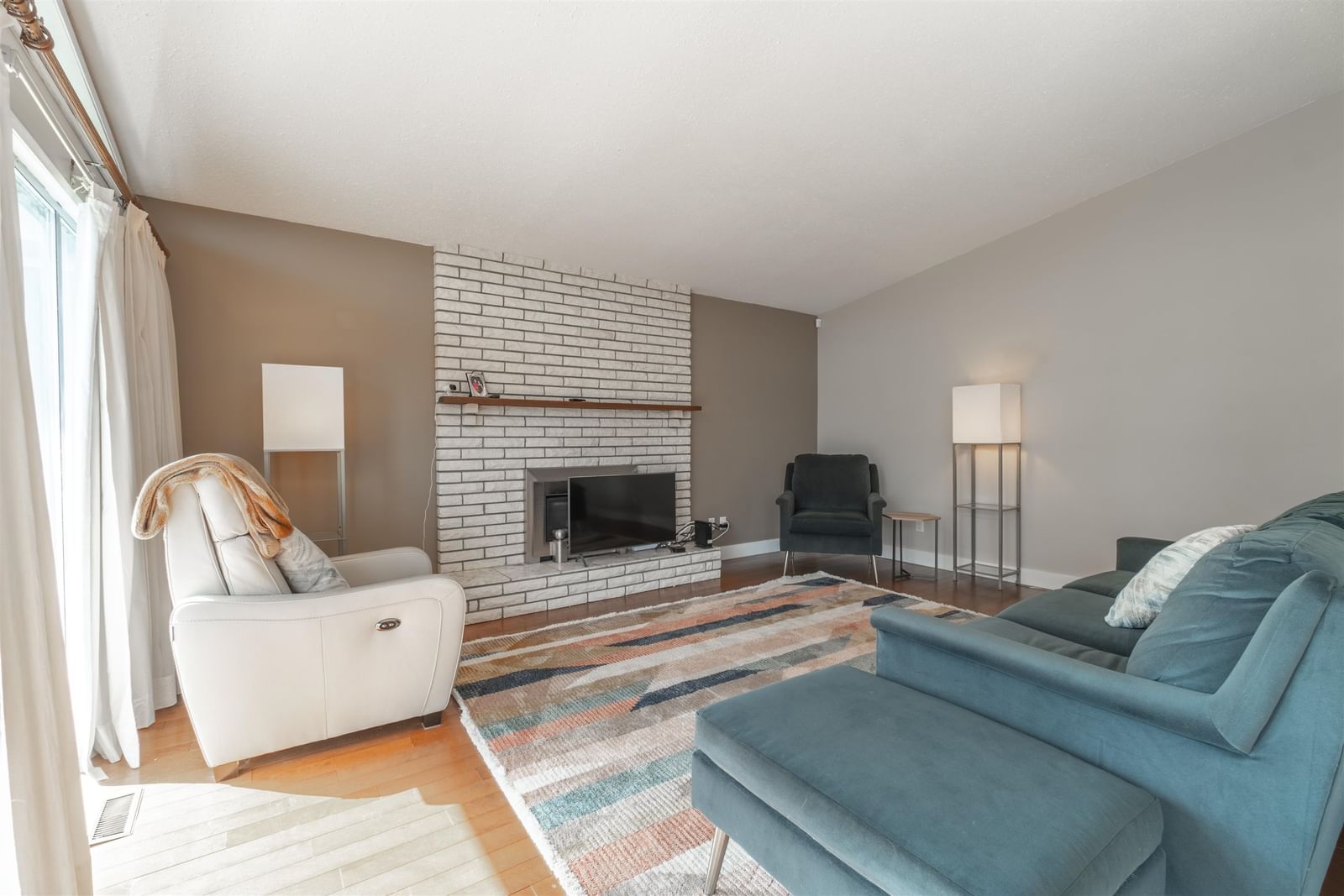 Listing Image 15