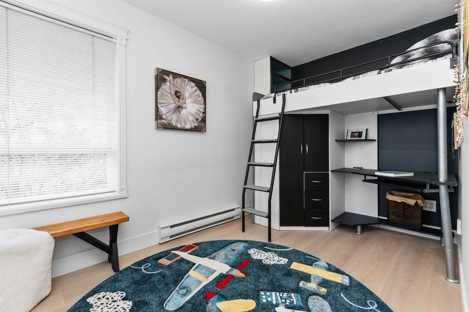 Listing Image 9