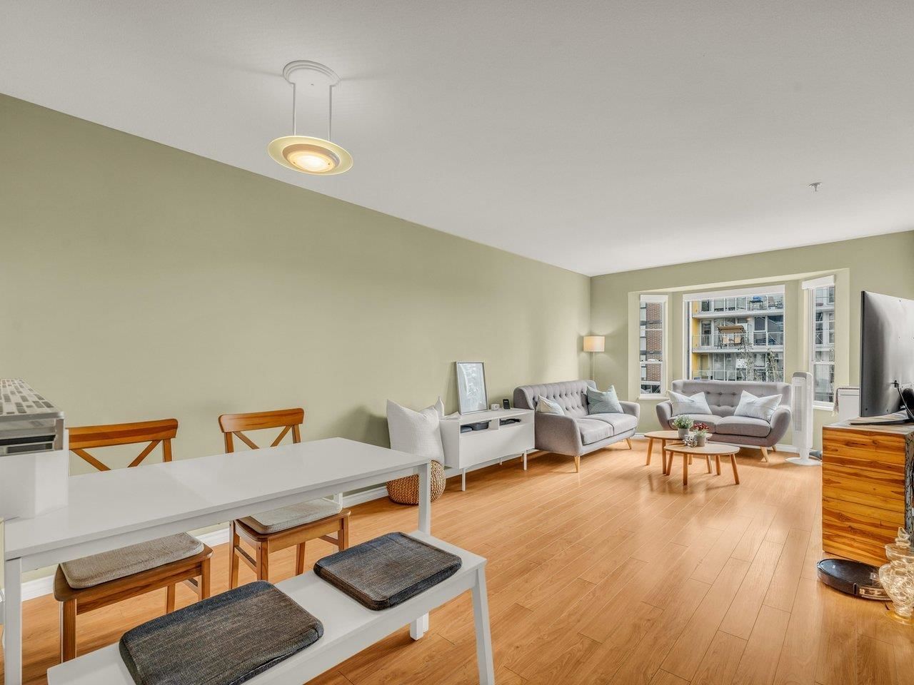 Listing Image 12