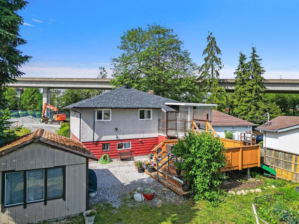 Listing Image 15