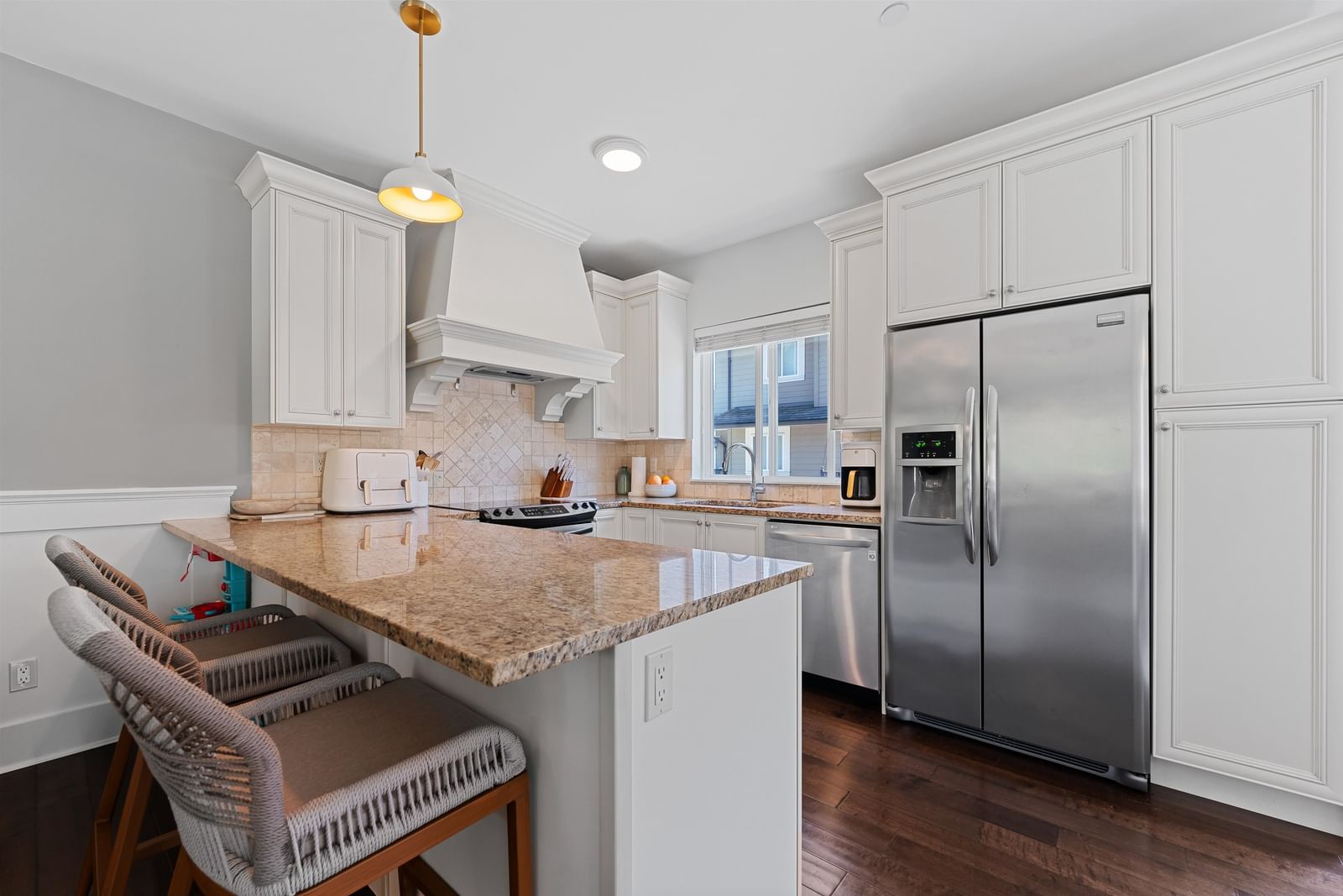 Listing Image 11