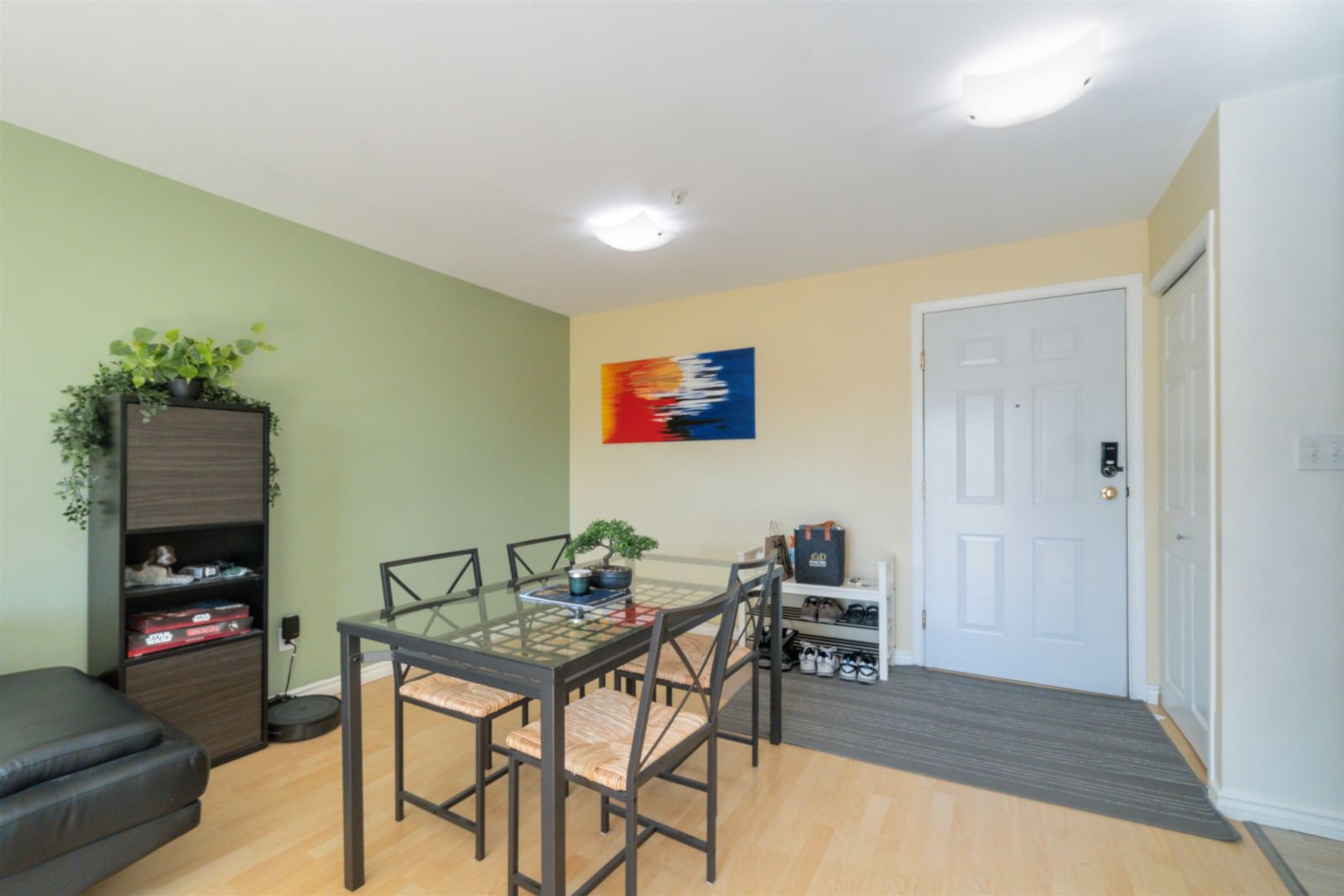 Listing Image 8