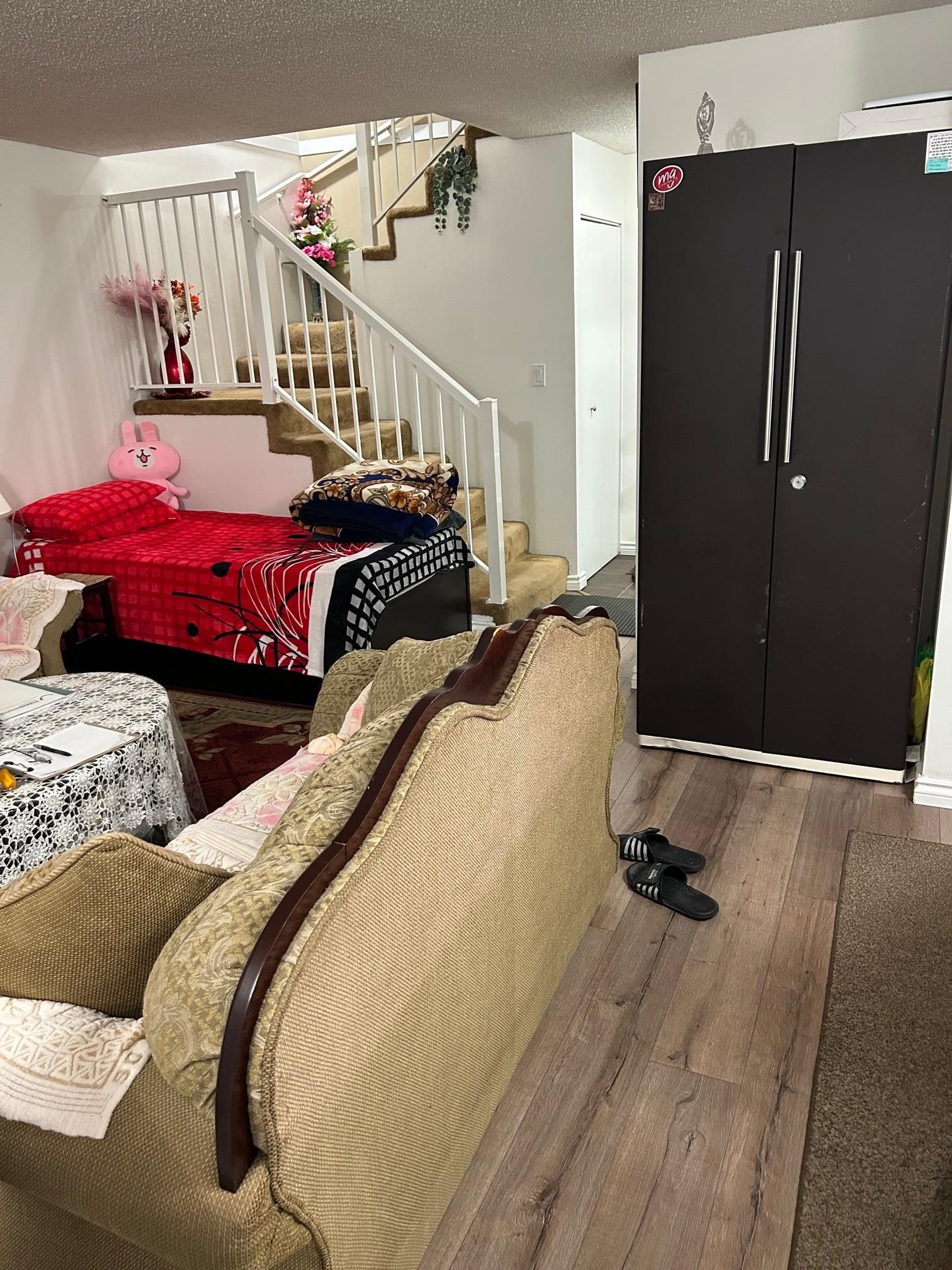 Listing Image 6