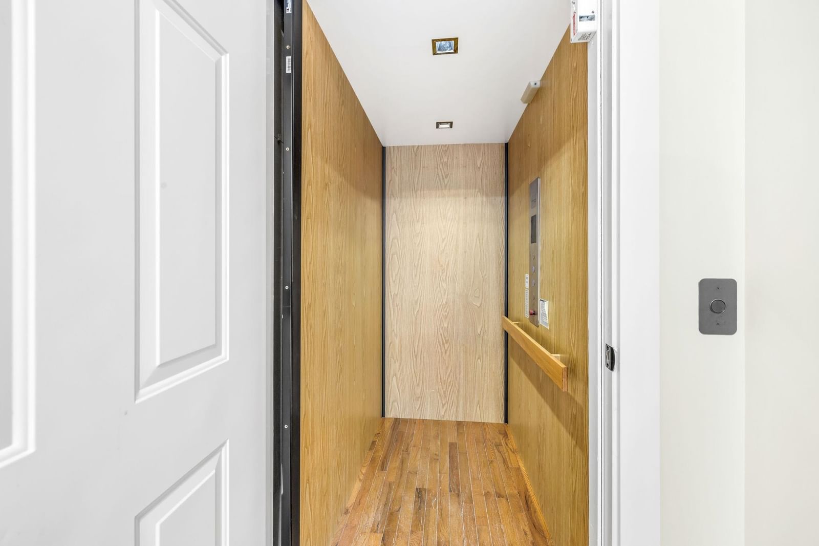 Listing Image 18