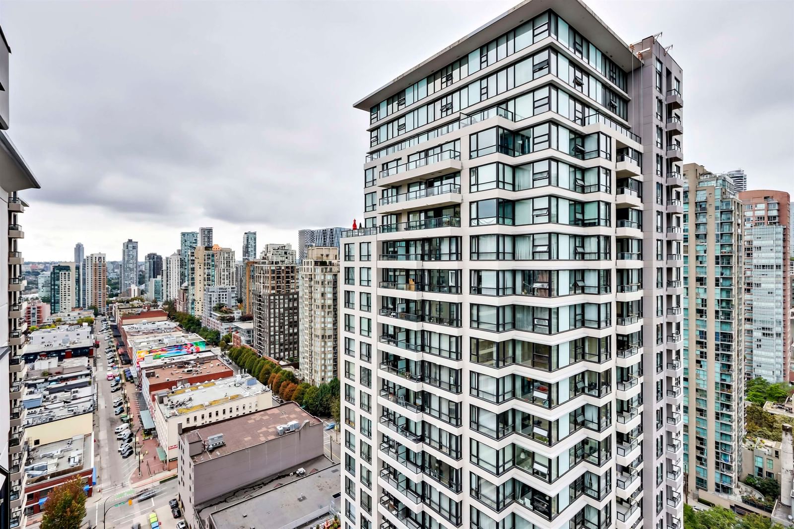 Listing Image 12