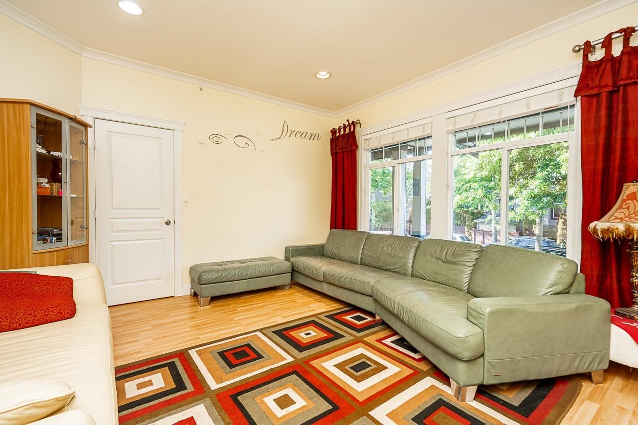 Listing Image 13