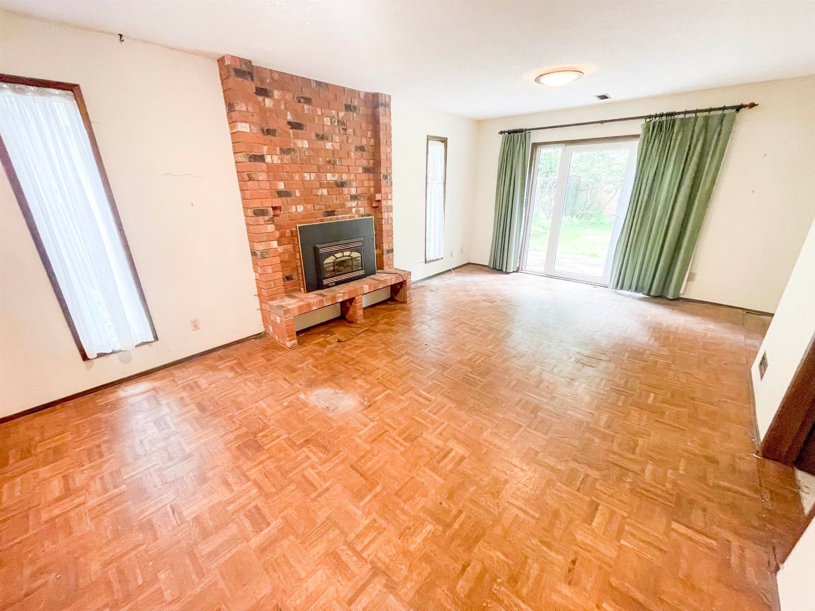 Listing Image 20