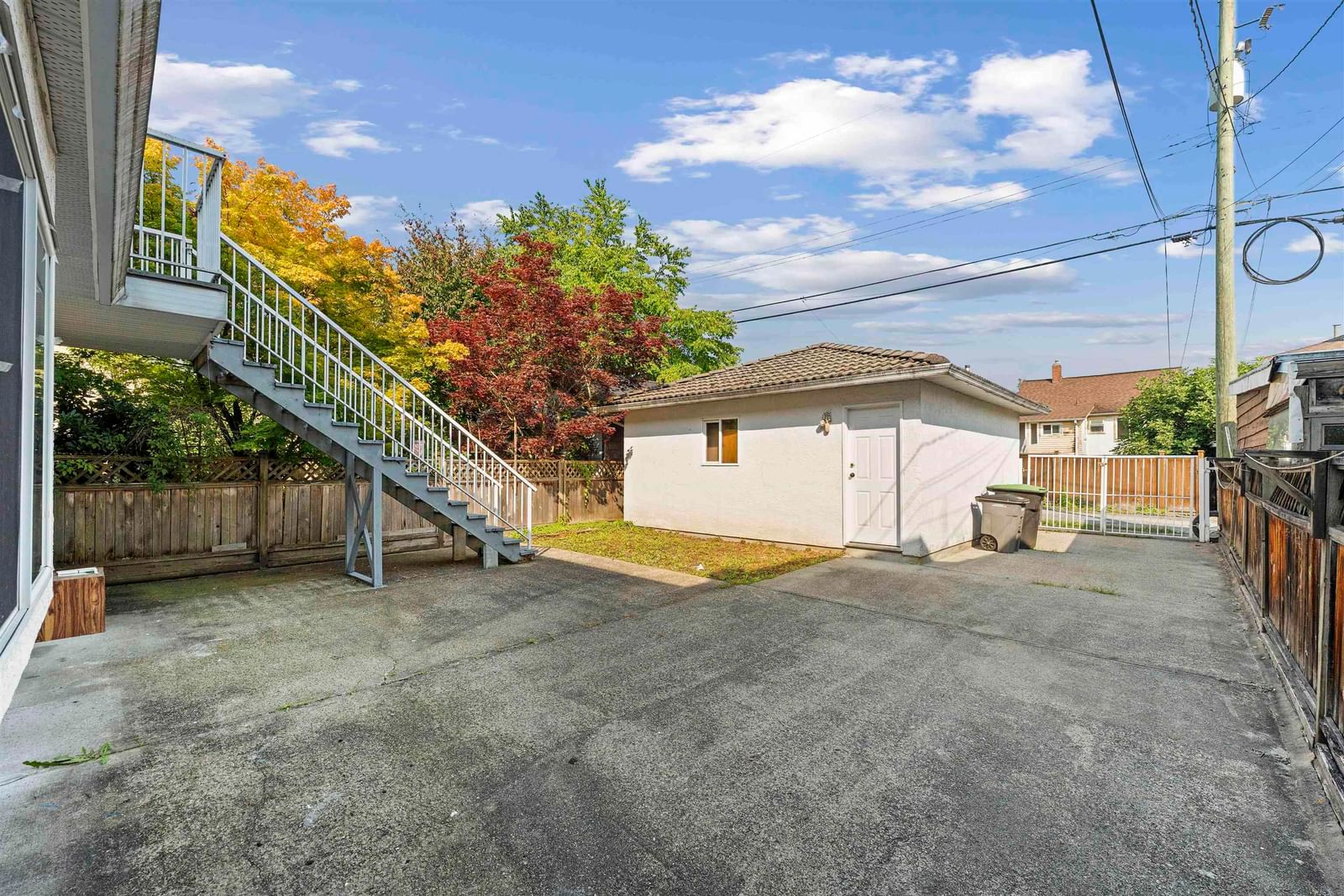 Listing Image 11