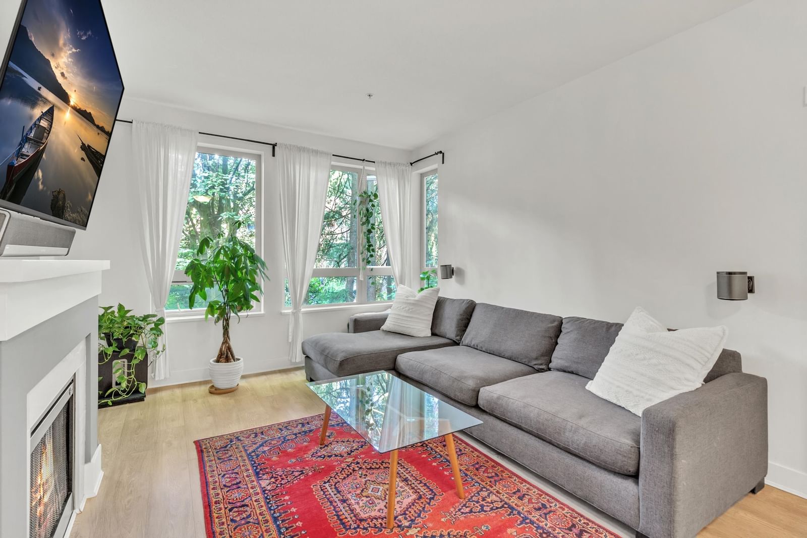 Listing Image 5