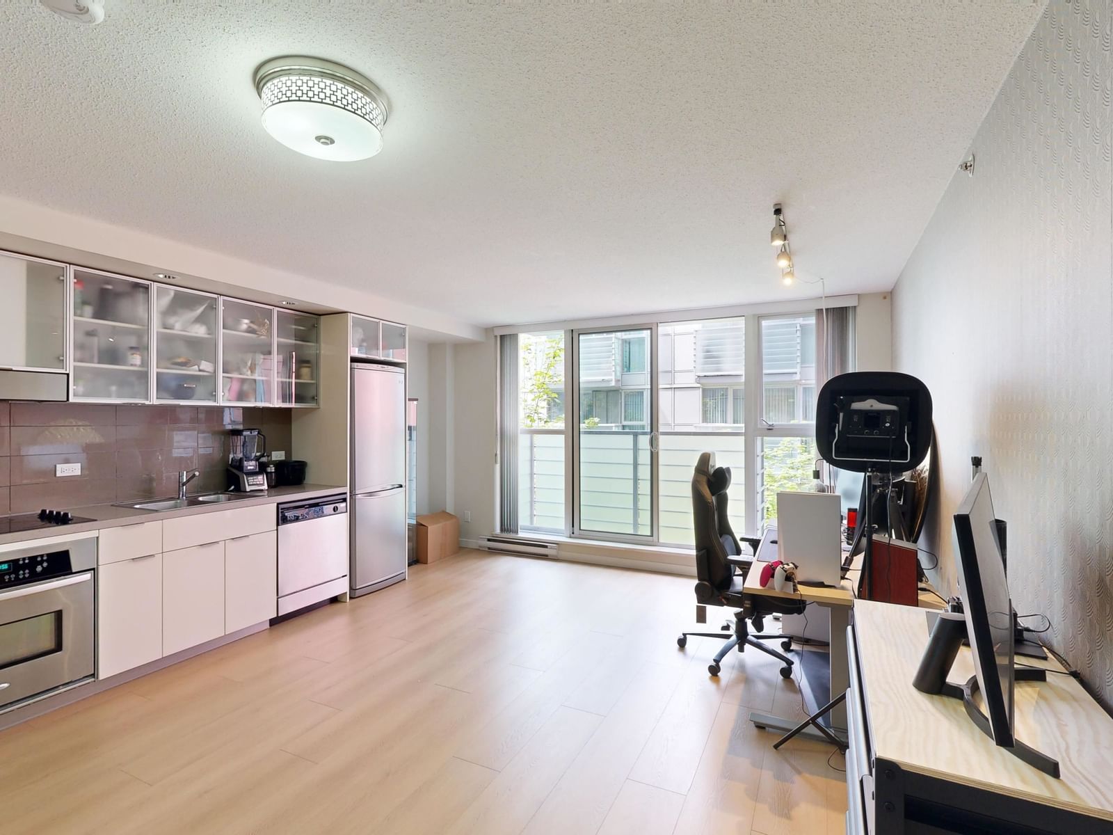 Listing Image 8